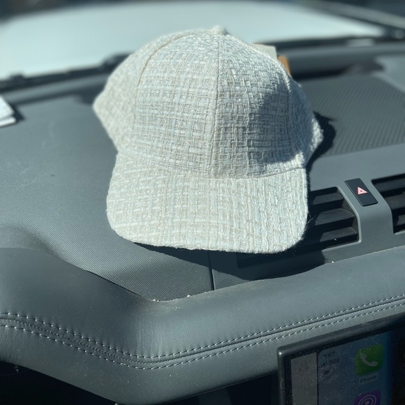 Textured White Cap - Picture 2 of 2